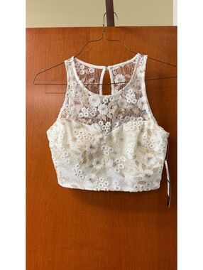Sequin Hearts Womens Size 9 White Lace Crop Top NWT Short